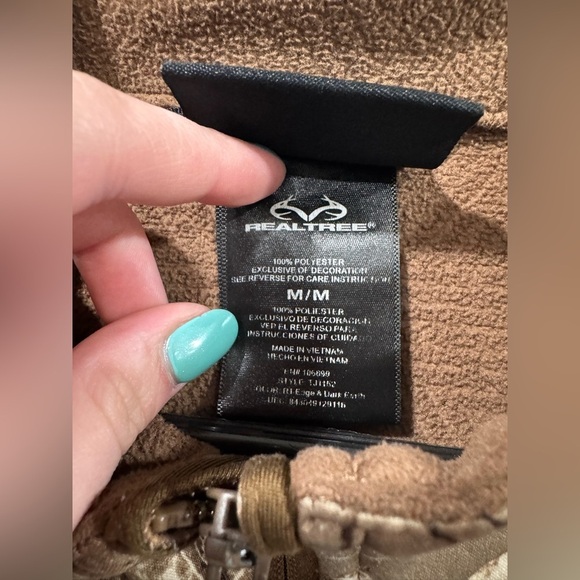 🚫sold🚫RealTree Light Weight Jacket - Picture 2 of 5